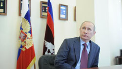 Путин призвал устранить недочеты в «электронной» выдаче паспортов