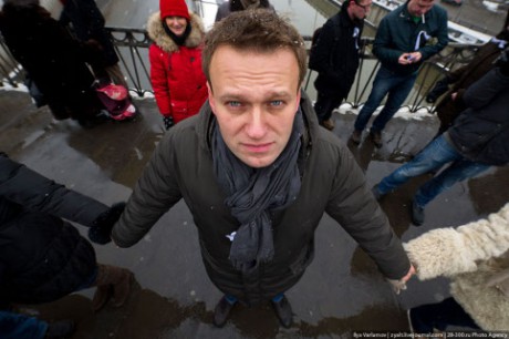 От блогера до подсудимого: Все больше россиян относятся к Навальному отрицательно