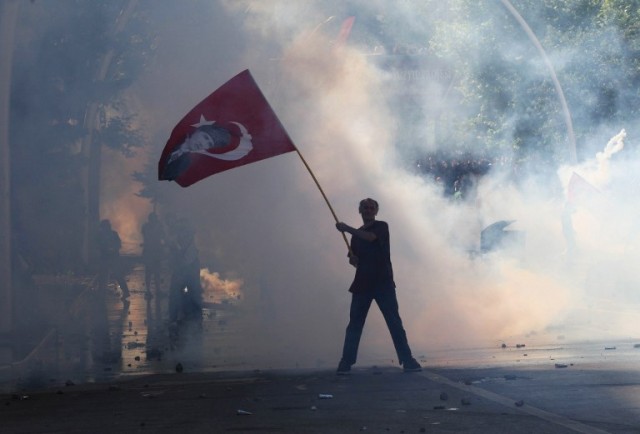 Беспорядки и митинги в Турции: что на самом деле происходит