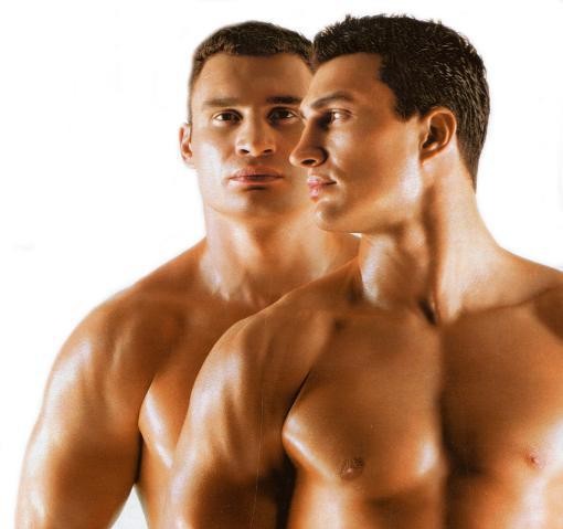 Виталий и Владимир Кличко снялись голыми в фотосессии для гей-издания