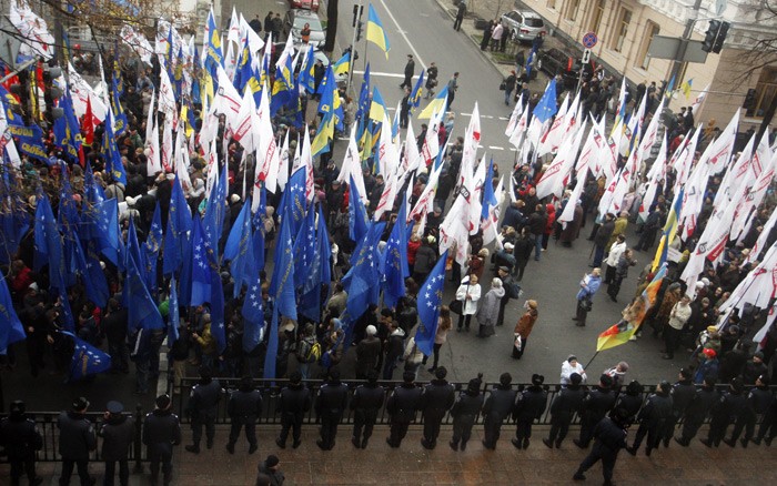 «Русский шлагбаум» остановил Киев на пути в Европу