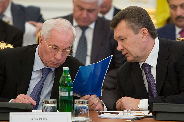 Янукович и Азаров поступили как настоящие мужчины