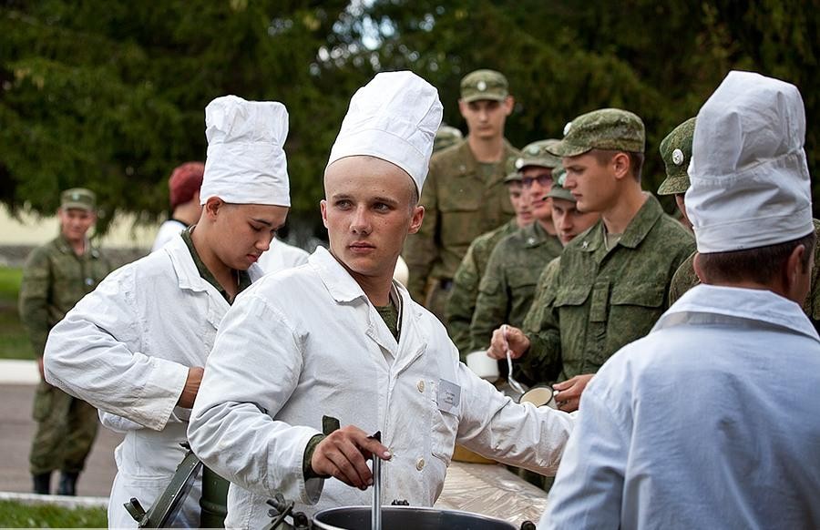 Картинка солдат повар