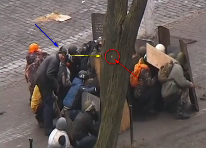 Стрельба в Киеве. Боевики стреляют своим в спины