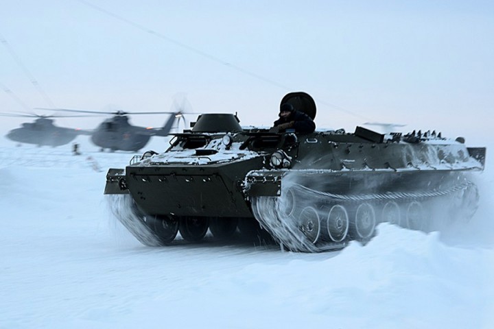 Российские военные восстанавливают свои позиции в Арктике