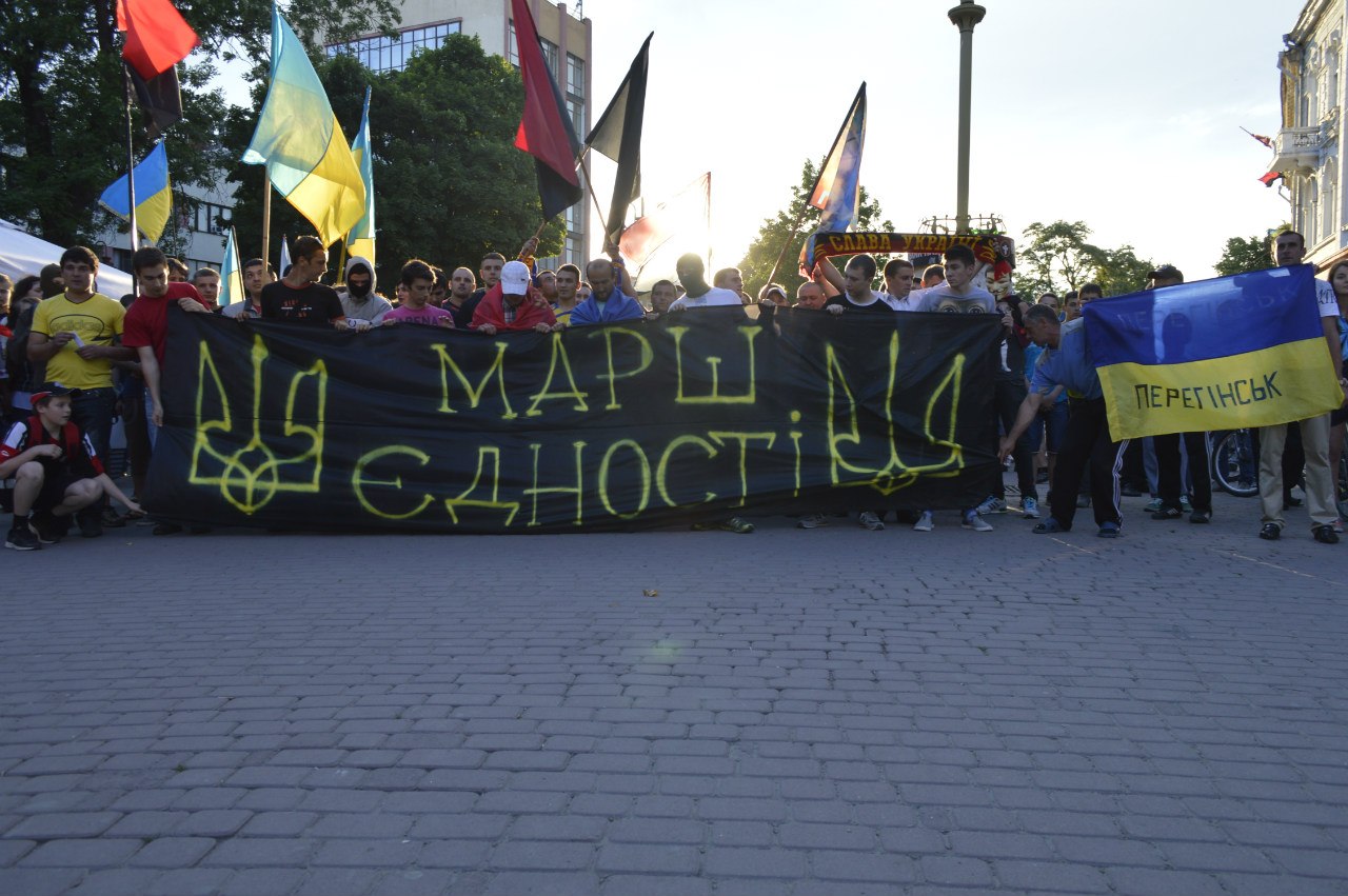 Украинцы радуются теракту в крокусе. Украина радуется. Харьков русский флаг 2014 ОГА. Ликовали на украинском.