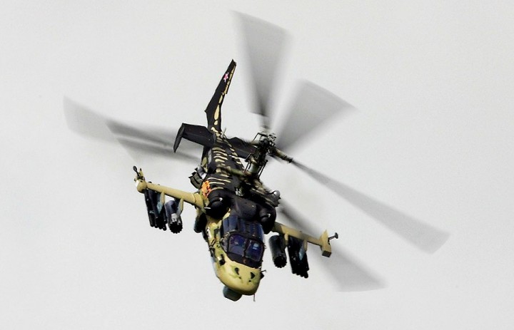  : -52 ""  AH-64 ""