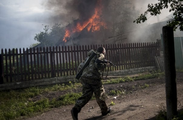 Ополченцы выбили украинских военных из поселка Благодатное
