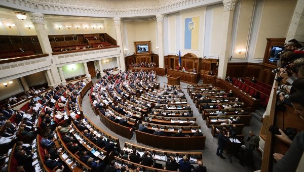 СМИ: новому парламенту Украины грозит раскол с первых дней