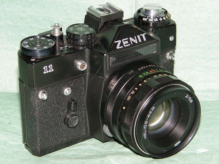 Медведев заявил о возможном возрождении производства фотоаппаратов «Зенит»
