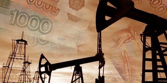 Правительство готовится продавать нефть за рубли