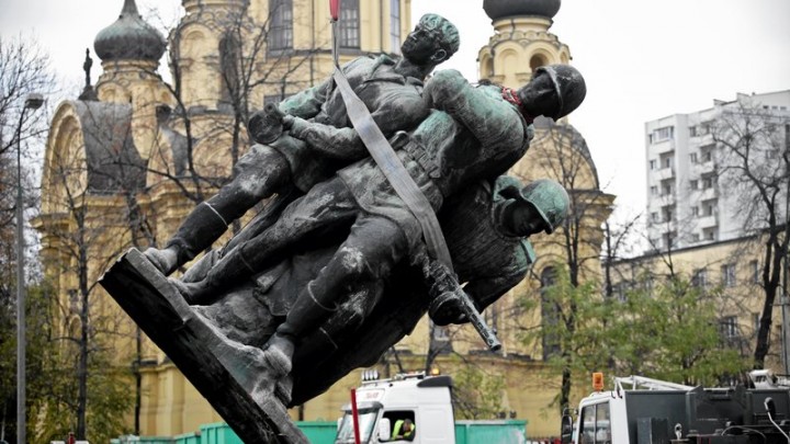 Памятник неблагодарности и 70-я годовщина победы во Второй Мировой Войне по-польски
