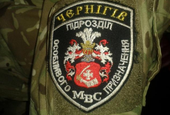 Украинские силовики едва не поубивали друг друга из-за шампанского Украинские силовики едва не поубивали друг друга из-за шампанского