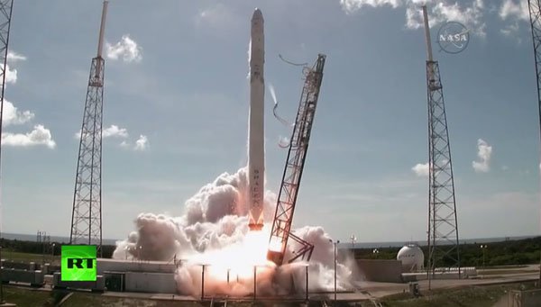 Американская ракета Falcon-9 с грузовиком Dragon взорвалась через 3 минуты после старта Американская ракета Falcon-9 с грузовиком Dragon взорвалась через 3 минуты после старта