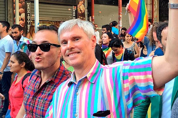 Генконсулы США и Великобритании вышли на защиту гей-парада в Турции