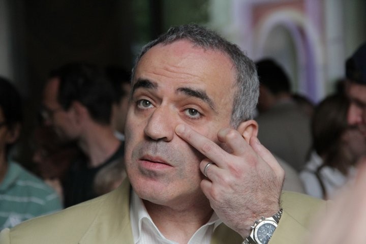 FIDE выкинуло Каспарова за коррупцию