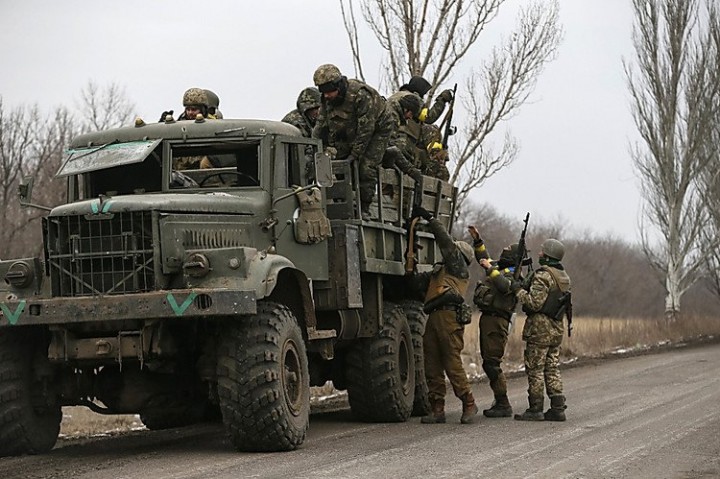 Обстановка в Донбассе постепенно выходит из-под контроля