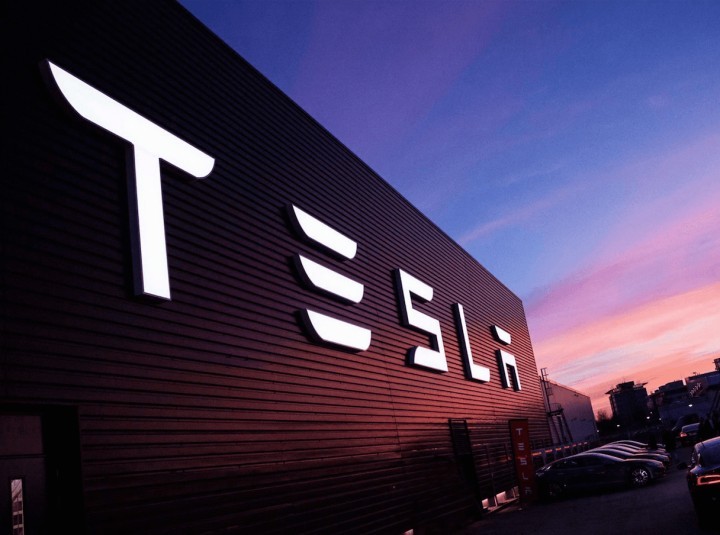 Акции компании «Tesla» рухнули на 10%