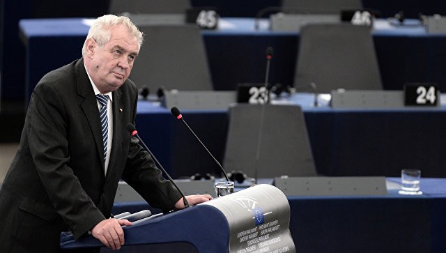 Президент Чехии призвал провести референдум по членству страны в ЕС и НАТО