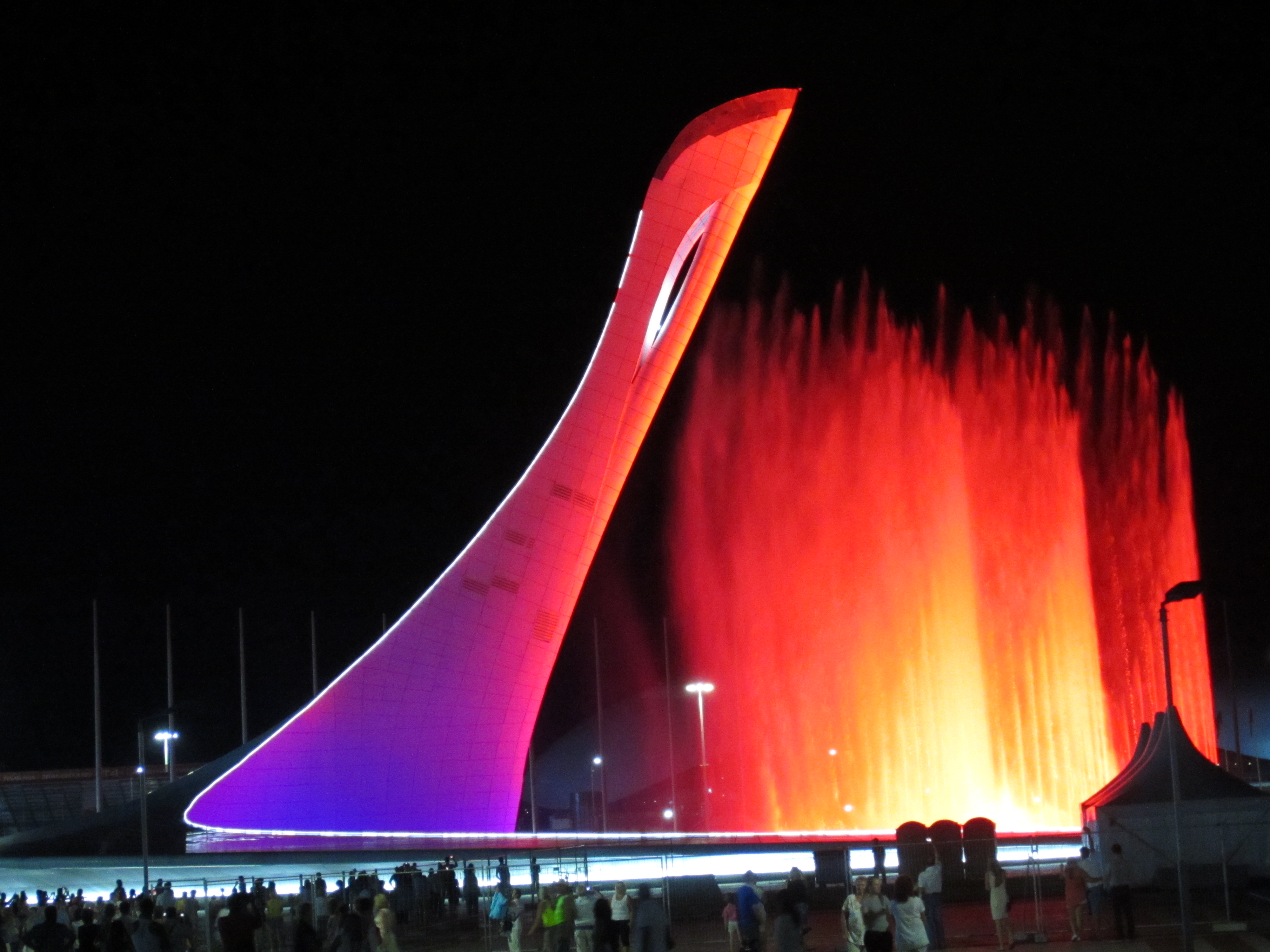 Олимпийский факел. Олимпийский парк Адлер факел. Факел в Олимпийском парке Адлер. Факел в Сочи в Олимпийском парке. Олимпийские объекты в Сочи факел.
