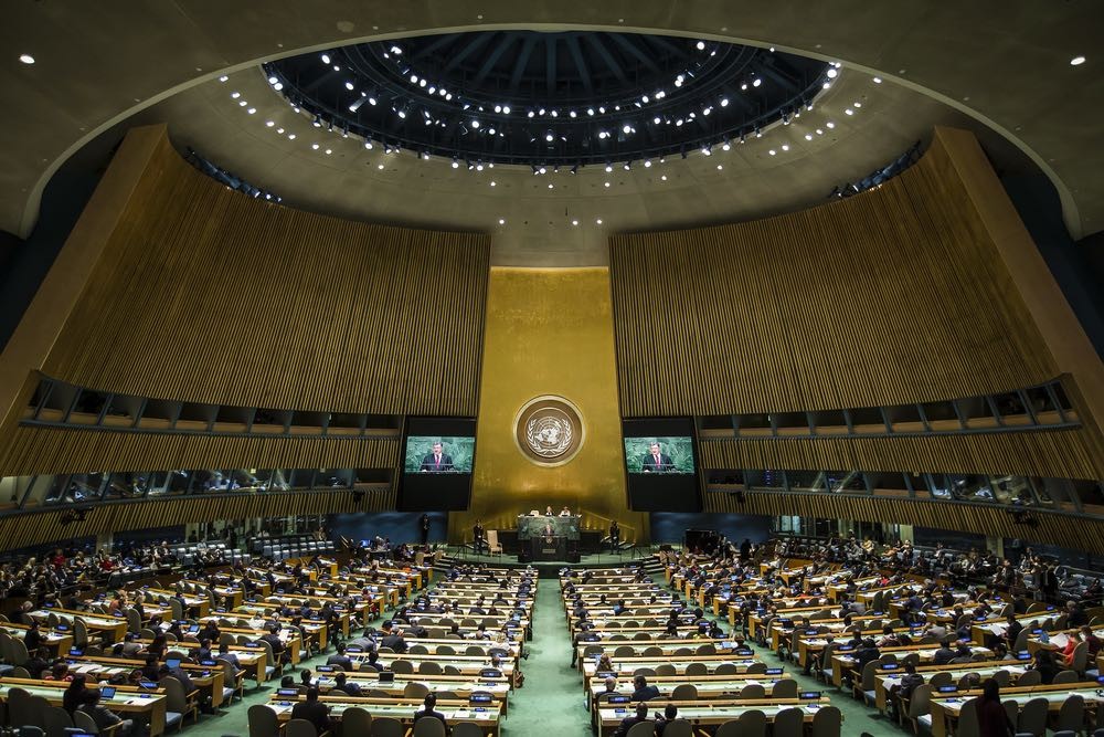 Макрону не удастся отнять у России право вето в ООН