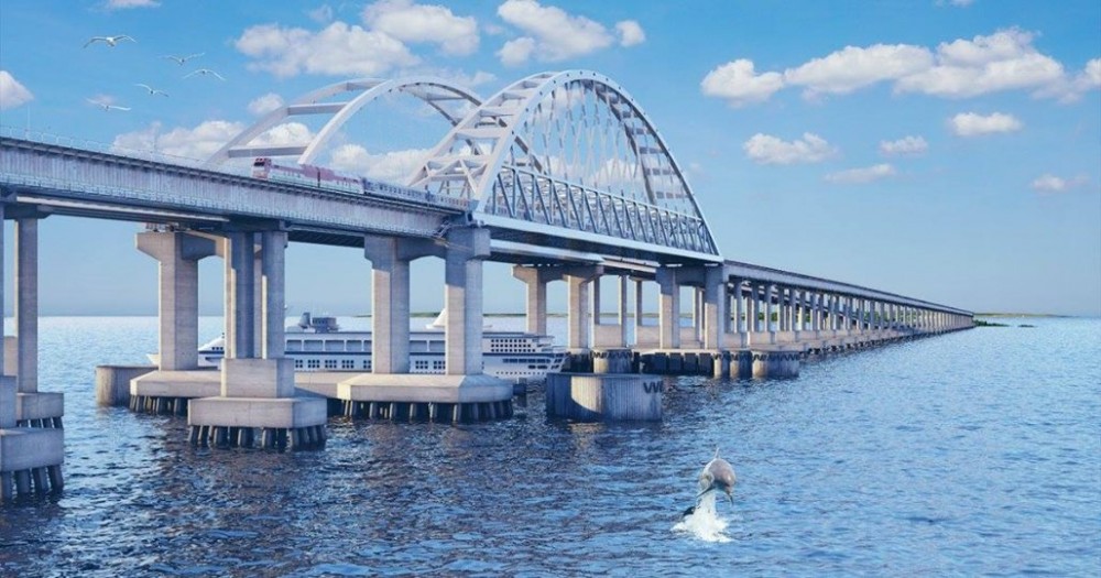 Железную дорогу на Крымском мосту решили электрифицировать