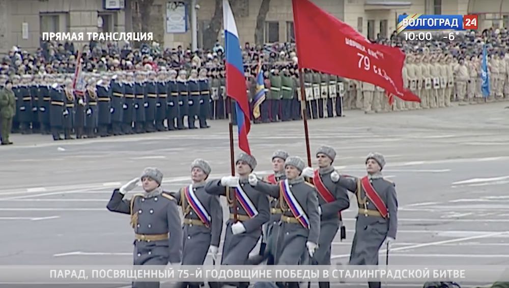 Минобороны наказало виновных в создании Знамени Победы без серпа и молота в Волгограде