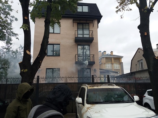 В Москве возбудили уголовные дела по нападениям на российских дипломатов на Украине