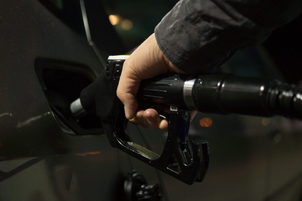 Козак исключил снижение цен на бензин в России