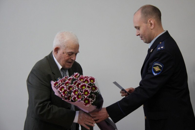 93-летний украинский ветеран получил российский паспорт