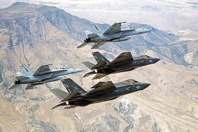 Что не так с американскими F-22 и F-35
