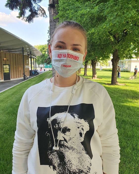 «Иду на поправку 1 июля»: В Подмосковье раздавали маски с напоминанием о голосовании по Конституции