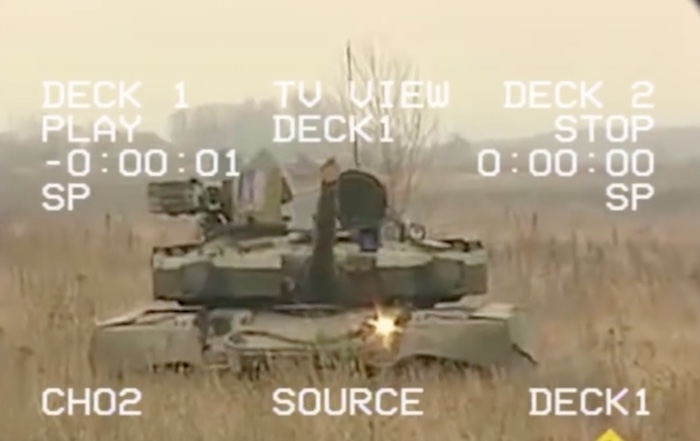 Украинский танк в ходе учений обстрелял село