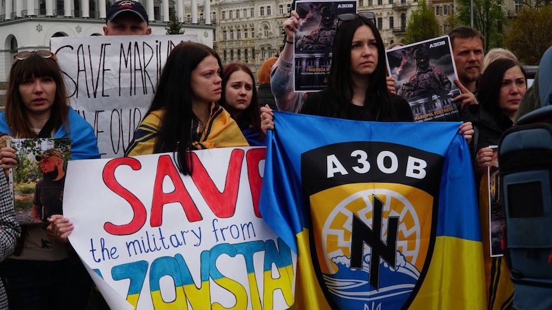 На Украине провели акцию в поддержку нацистов «Азова»