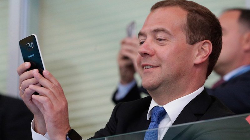 «Случайный пост» Медведева довёл правящую «элиту» Казахстана до настоящей истерики
