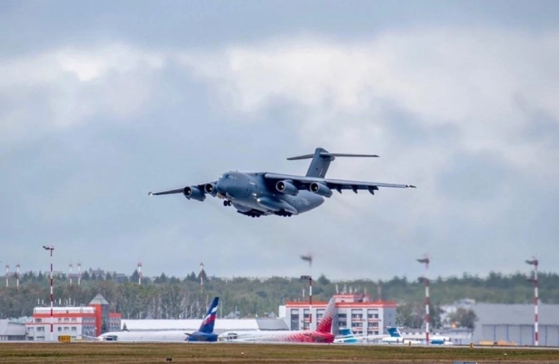 Китайские военно-транспортные самолёты садятся в Москве