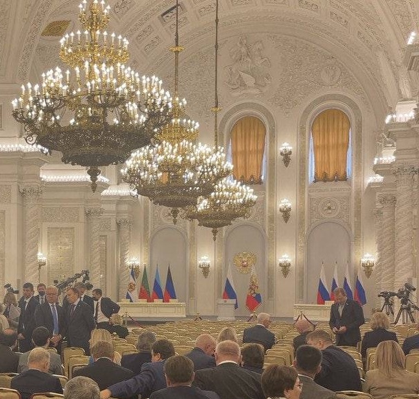Флаги в Георгиевском зале Кремля