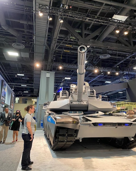 General Dynamics выкатила новый демонстратор танка AbramsX