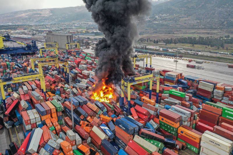 Пожар в терминале турецкого порта Искендерун