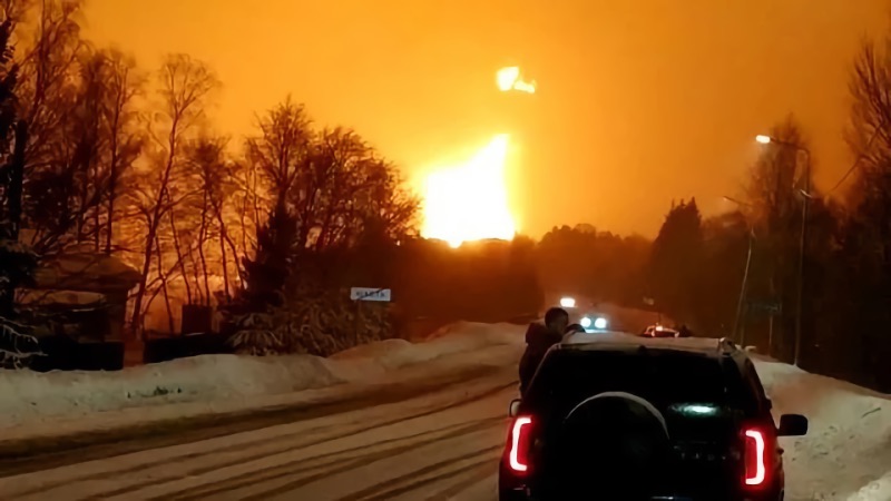 На газопроводе в Ярославской области вспыхнул пожар