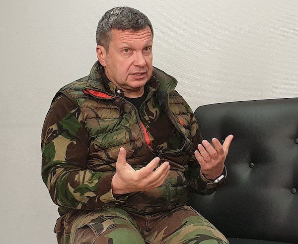 Соловьёв попал под обстрел в ДНР