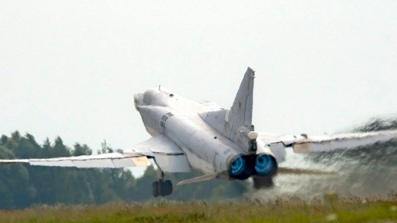Российские бомбардировщики уничтожили технику НАТО в Николаеве