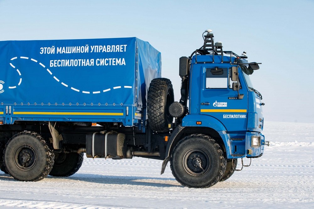 «Газпром нефть» начала перевозки грузов в Арктике беспилотным автотранспортом