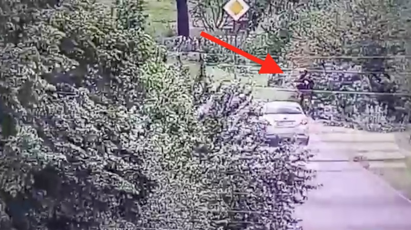 Диверсанты стреляют по гражданскому автомобилю в Белгородской области