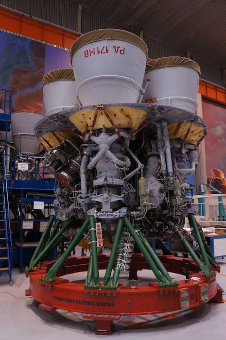 «Роскосмос» создал первый образец самого мощного ракетного двигателя на планете