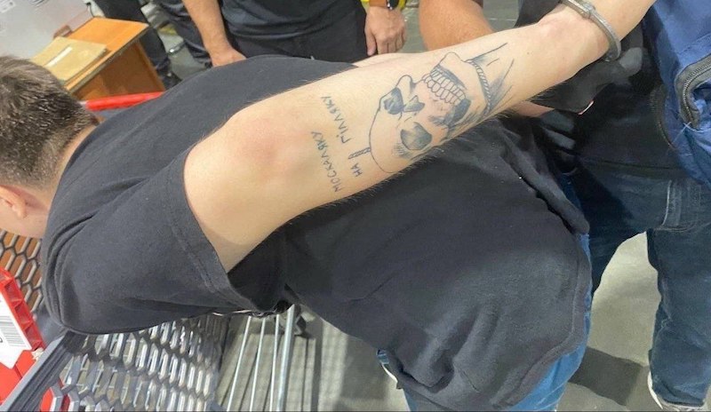 В Минске арестовали мужчину за татуировку «москаляку на гiлляку»