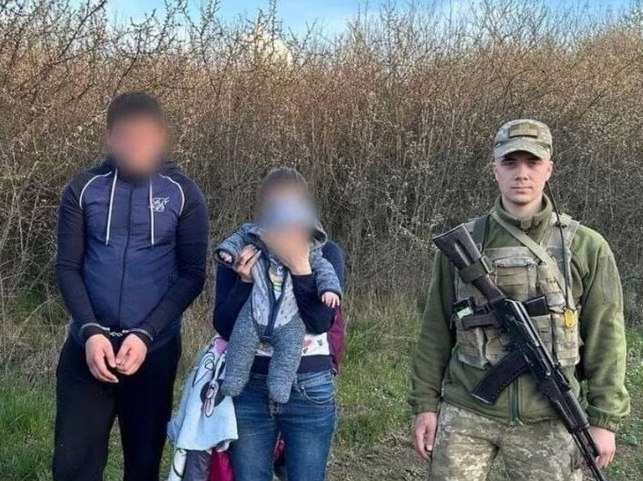 Укропограничники разоблачили схему переправки призывников за границу