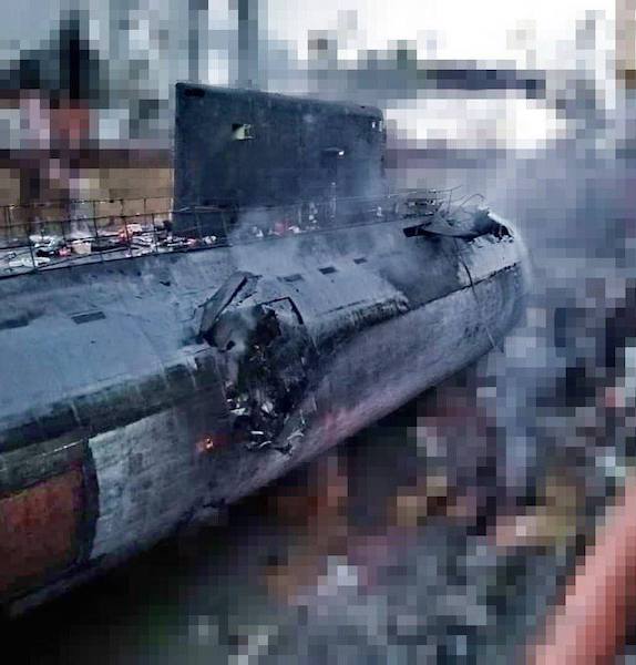 Последствия удара по подводной лодке «Ростов-на-Дону» в Крыму