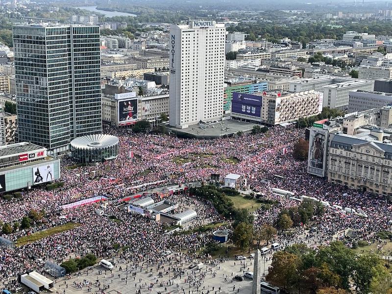 На акцию оппозиции в Варшаве вышли более 1 млн человек