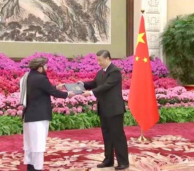 Посол Талибан был принят в Китае